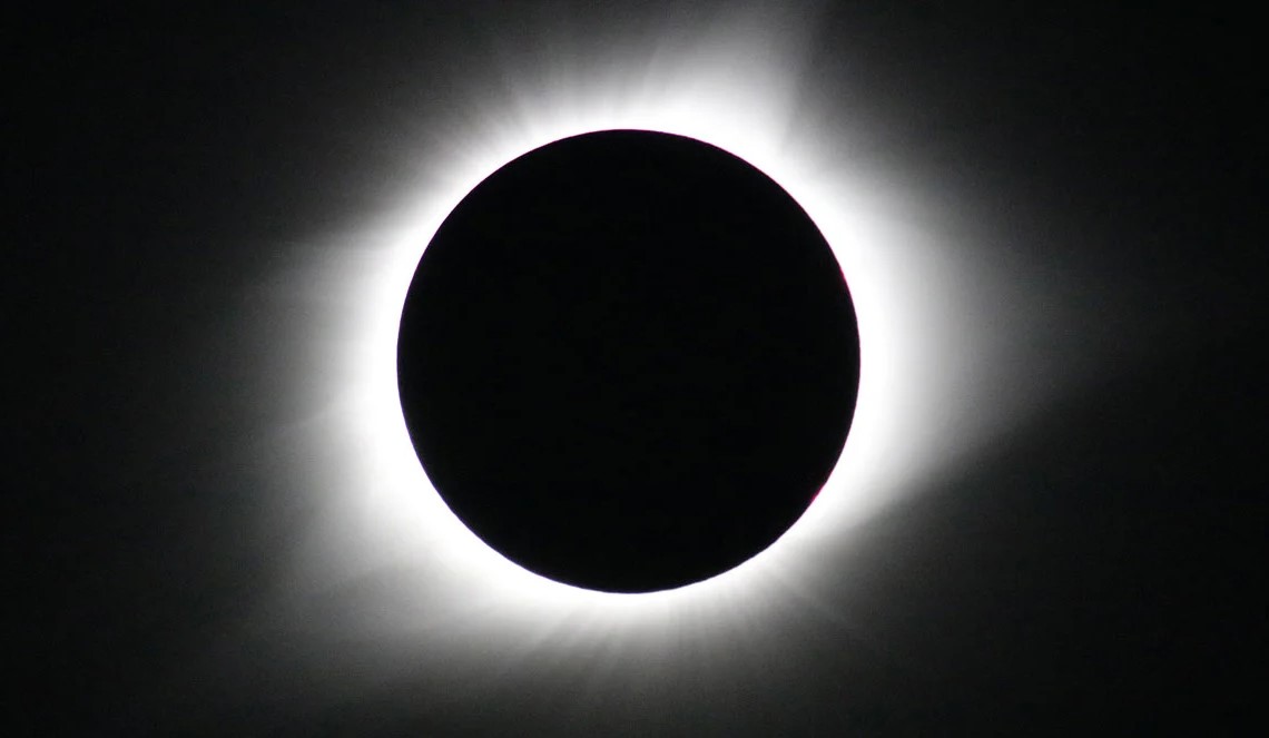 皆既日食は2021年12月に起こります